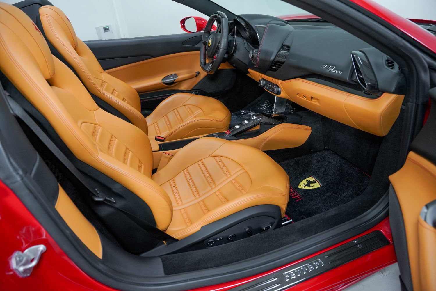 Used 2017 Ferrari 488 Spider RWD image 2