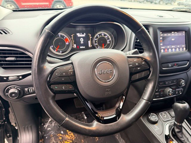 Used 2020 Jeep Cherokee Latitude Plus AWD/4WD image 26