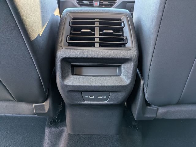 New 2026 Volkswagen Tiguan SE image 25