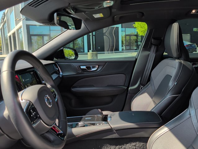 Used 2022 Volvo S60 T8 R-Design w/ Advanced Package image 10