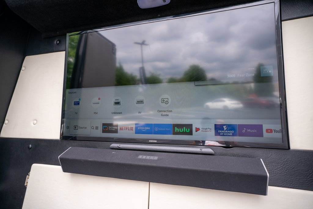 Used 2017 Mercedes-Benz Sprinter 2500 image 51