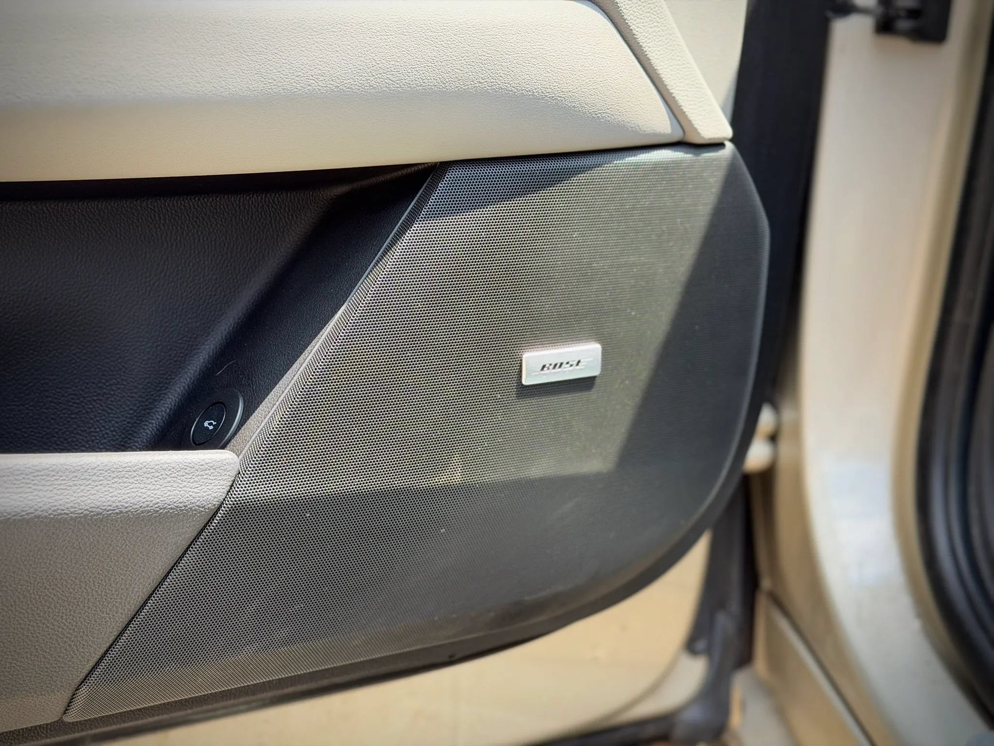 Used 2013 Cadillac XTS Premium AWD/4WD image 8