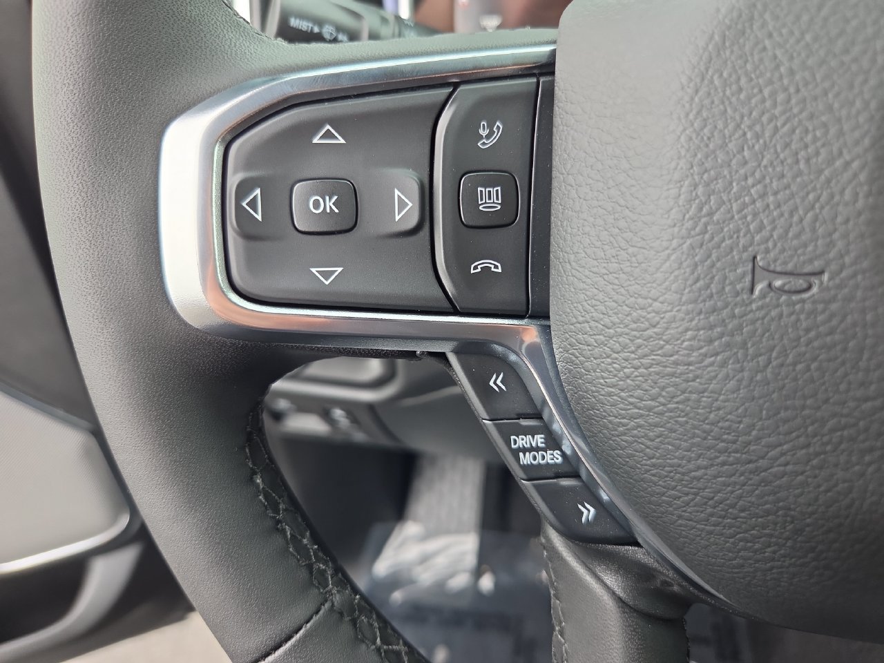 New 2026 RAM 1500 Laramie AWD/4WD image 32