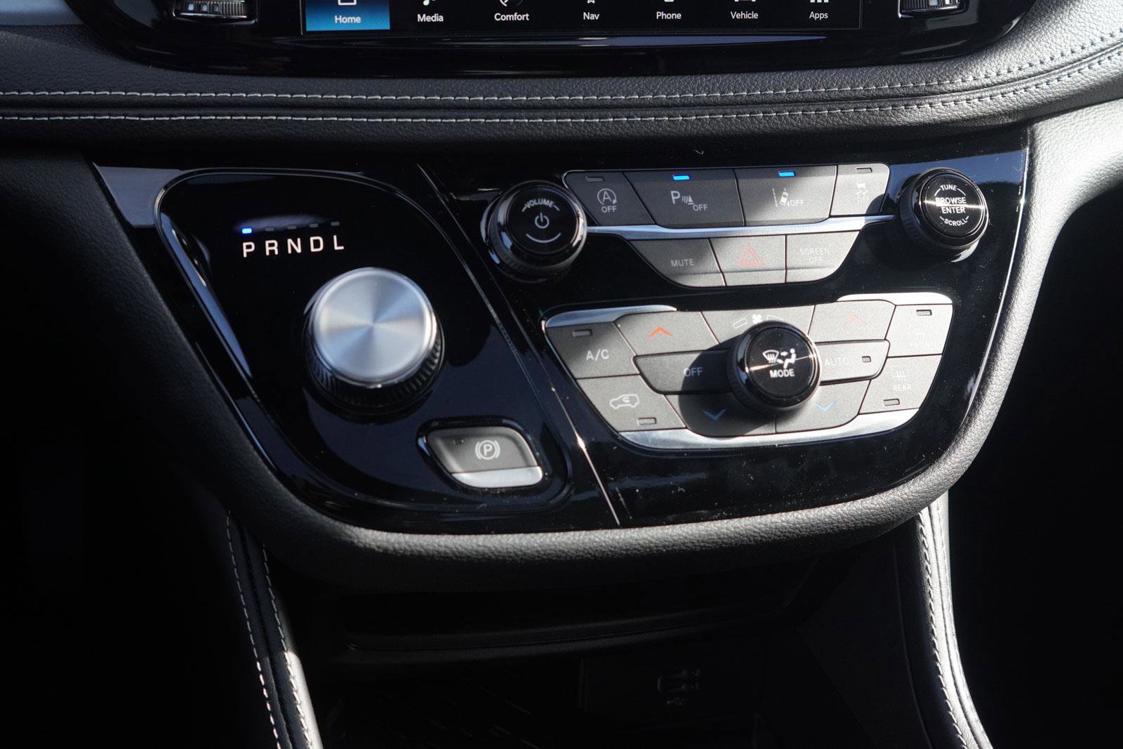 New 2026 Chrysler Pacifica Limited w/ S Appearance Package image 25