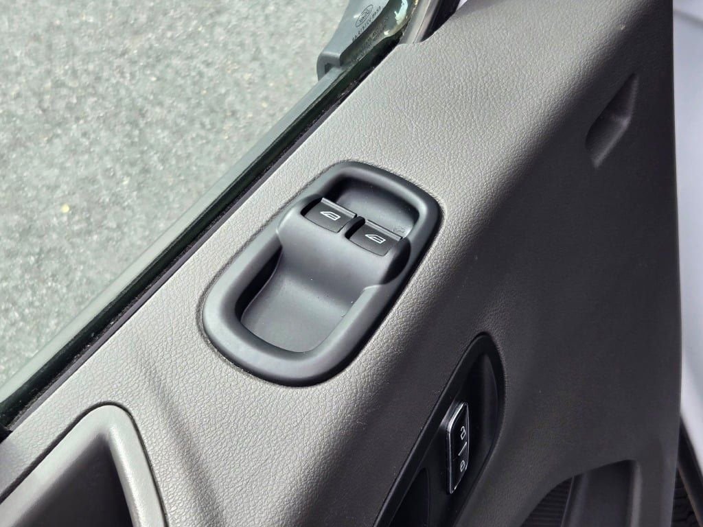 Used 2023 Ford Transit 350 XLT image 15