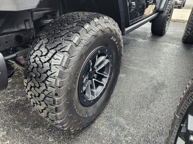 Used 2025 Jeep Wrangler Unlimited Rubicon w/ XTREMEE 35" Tire Package AWD/4WD image 24