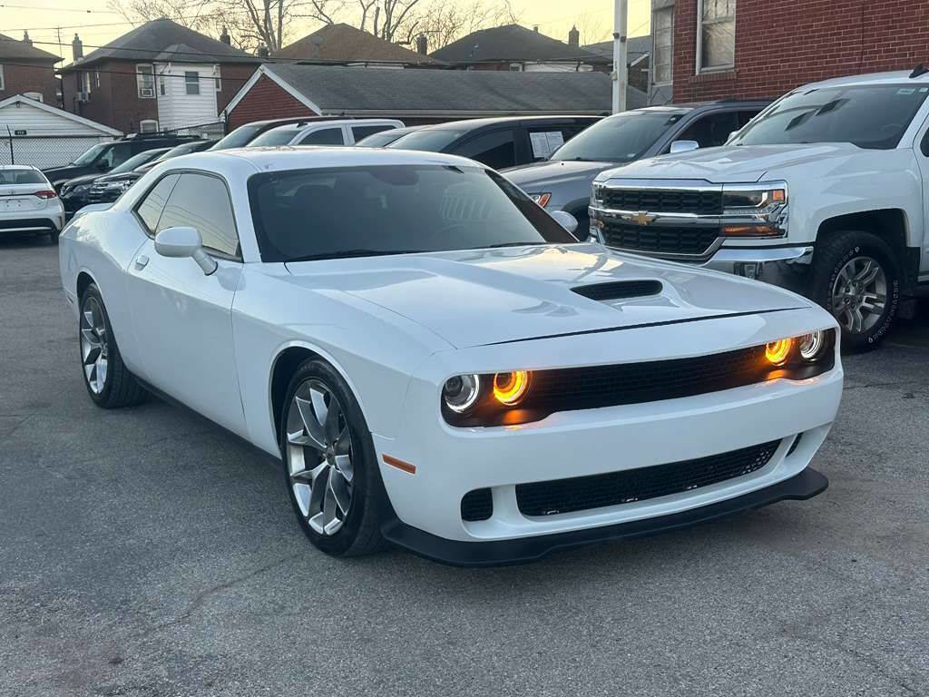 Used 2022 Dodge Challenger GT image 1