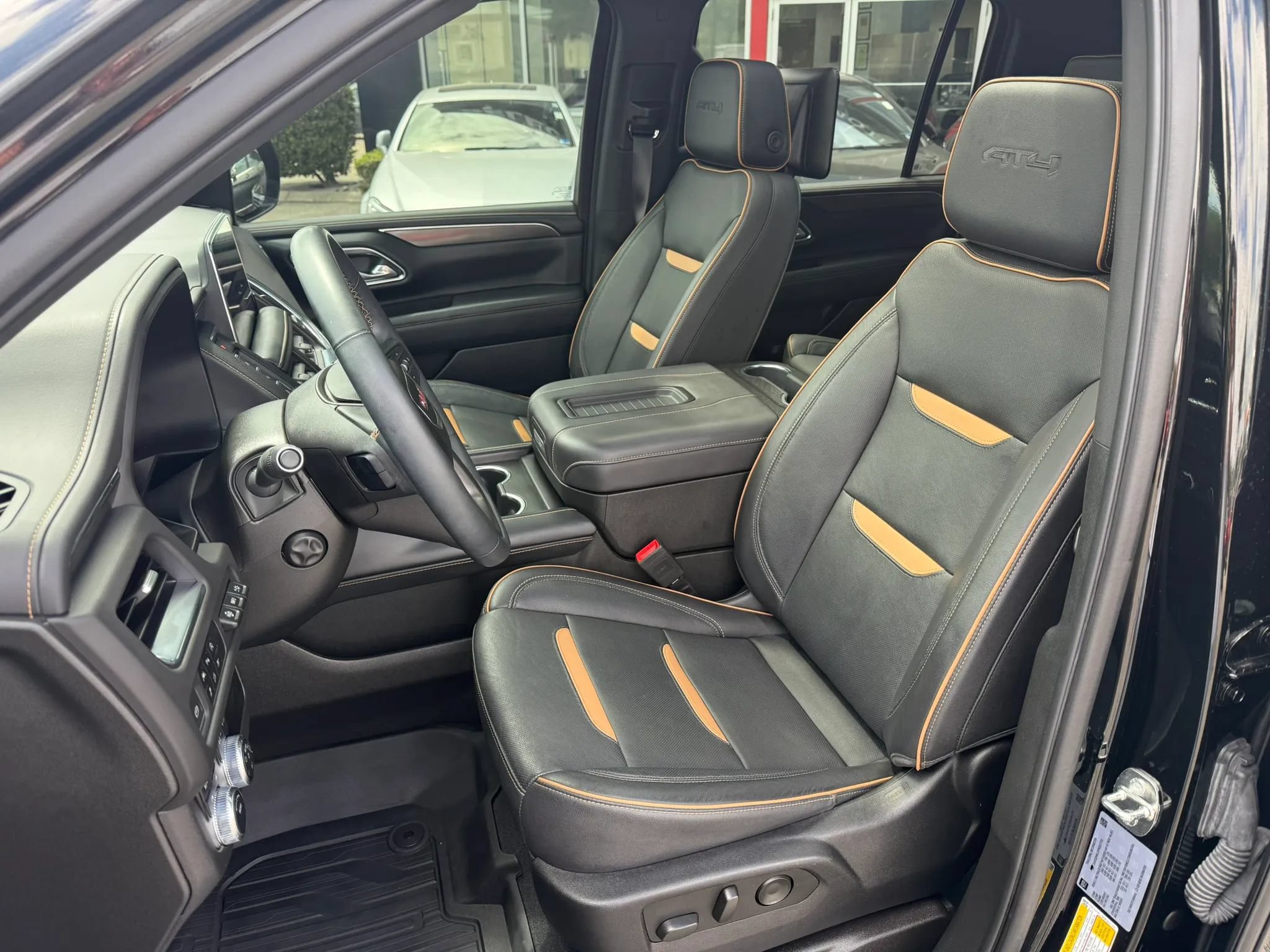 Used 2023 GMC Yukon XL AT4 w/ AT4 Premium Package AWD/4WD image 2
