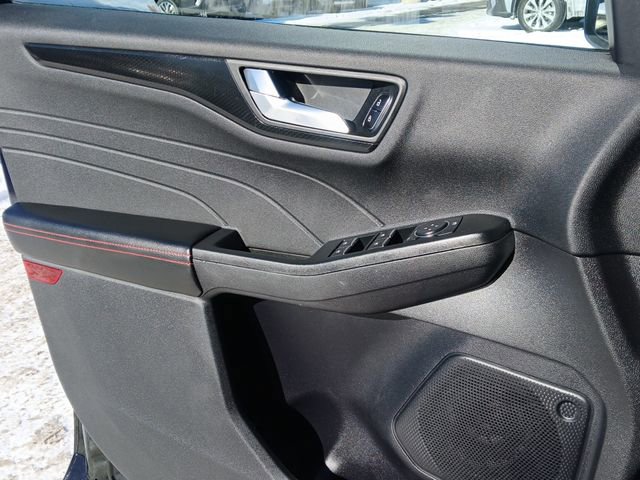 Used 2022 Ford Escape SEL w/ SEL Stealth AWD Package image 18