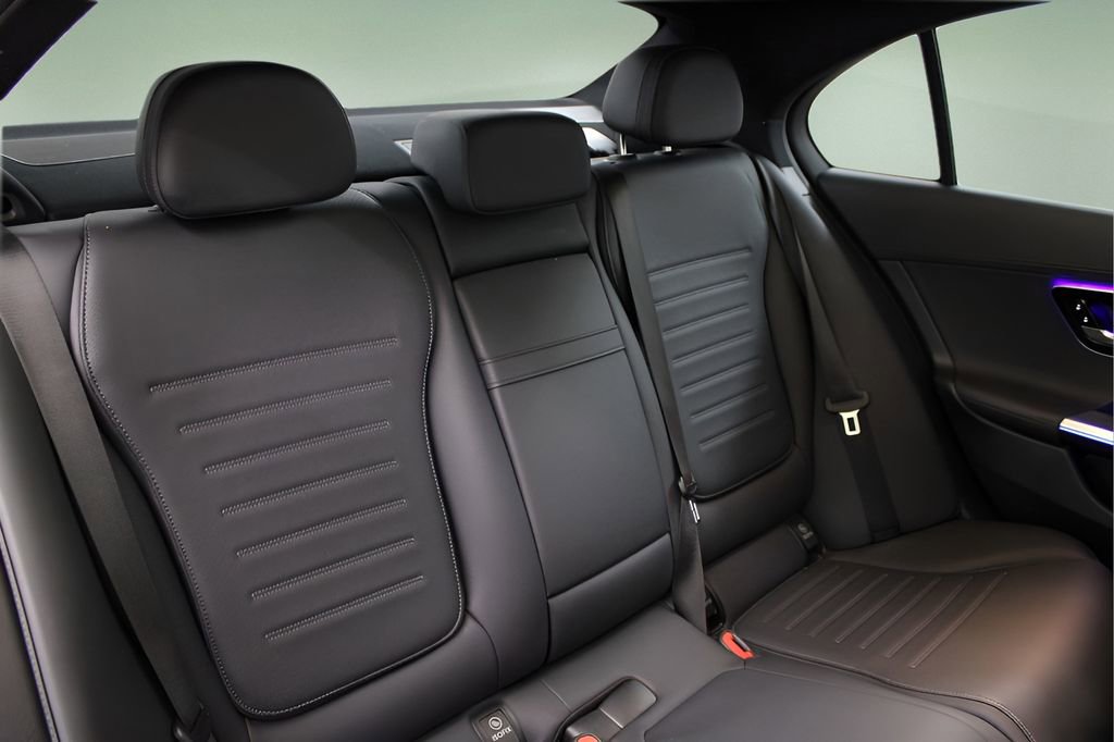 Used 2022 Mercedes-Benz C 300 Sedan image 28