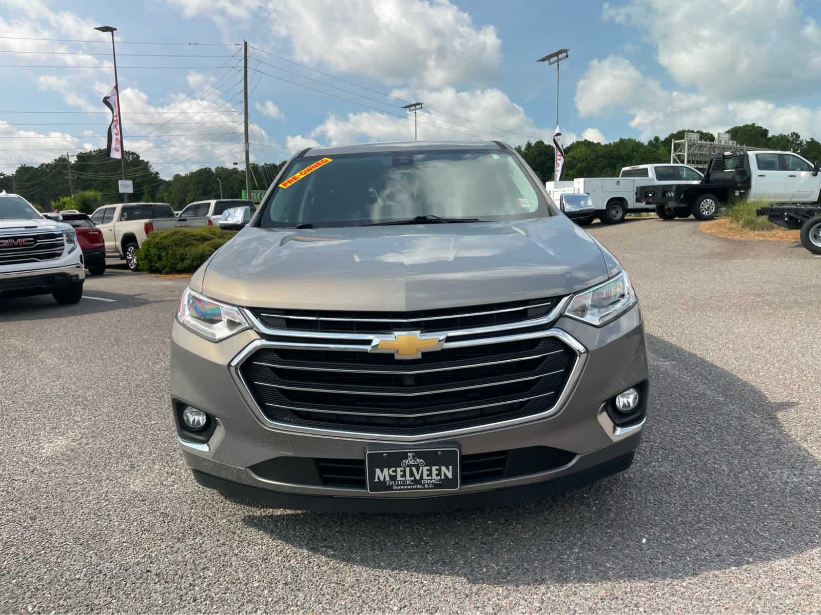 Used 2019 Chevrolet Traverse Premier w/ Driver Confidence II Package FWD image 2