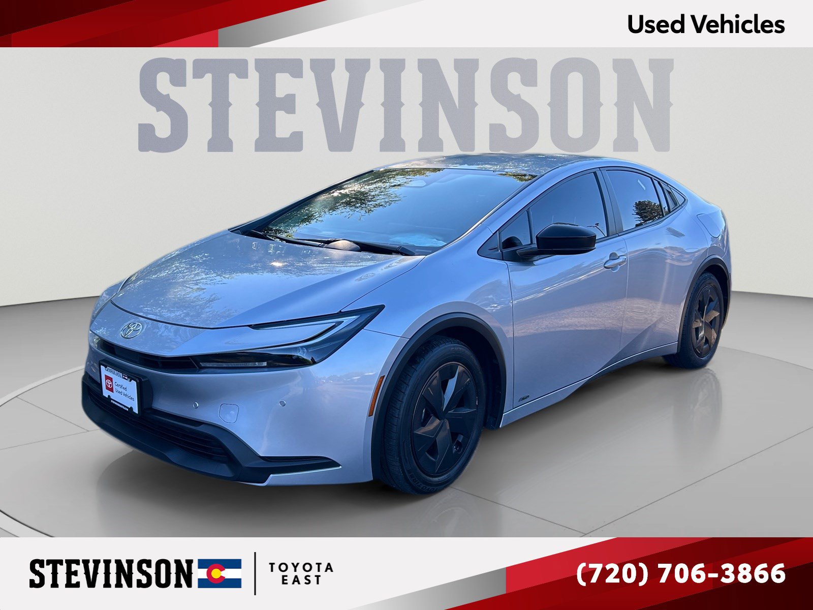 Used 2025 Toyota Prius LE AWD/4WD image 1