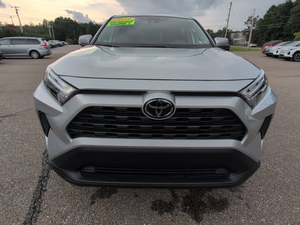Used 2024 Toyota RAV4 LE AWD/4WD image 11