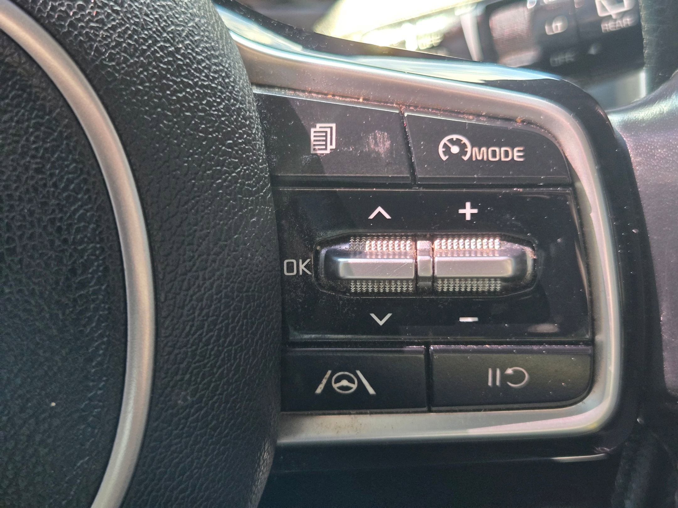 Used 2021 Kia Sorento S w/ Panoramic Sunroof Package image 29