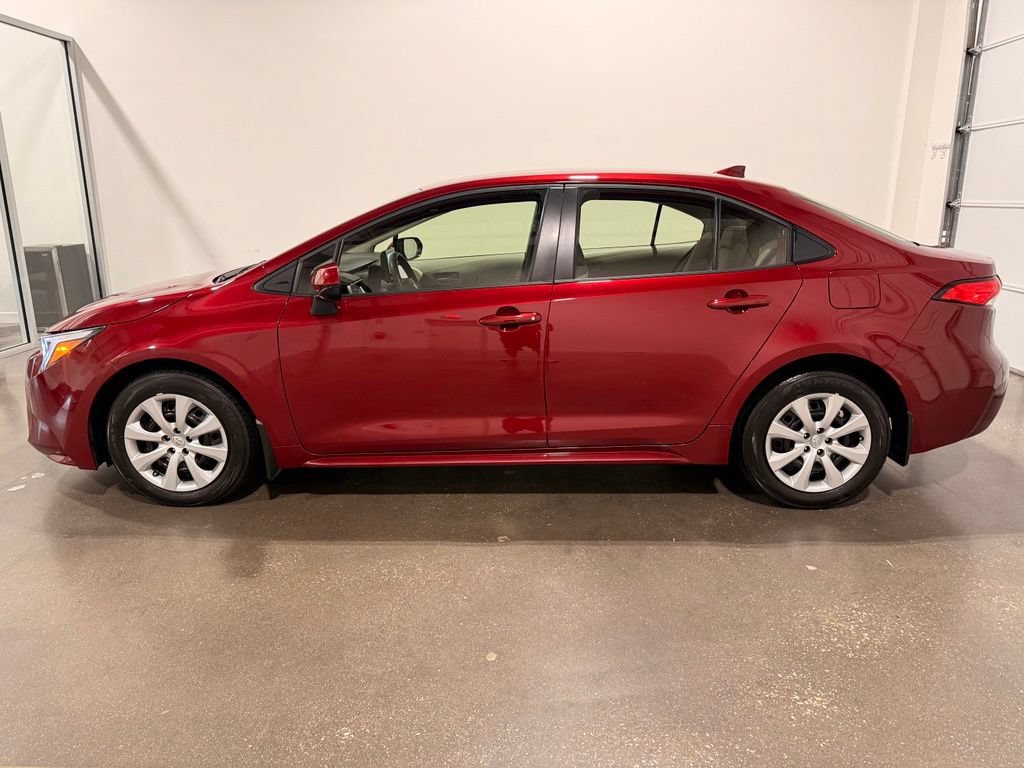 Used 2025 Toyota Corolla LE FWD image 8