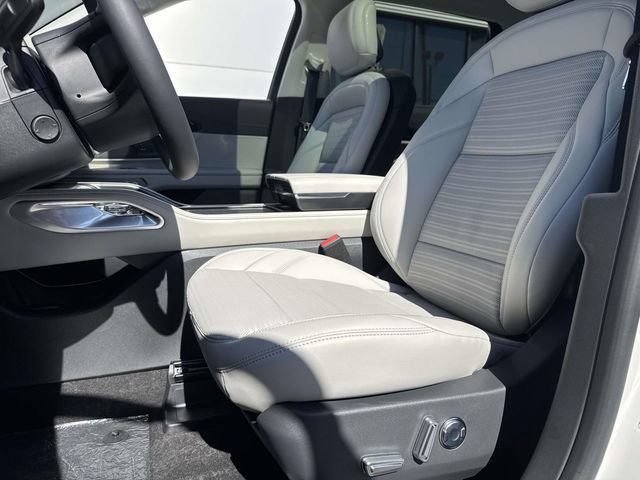 New 2026 Lincoln Nautilus Reserve w/ Jet Appearance Package image 17