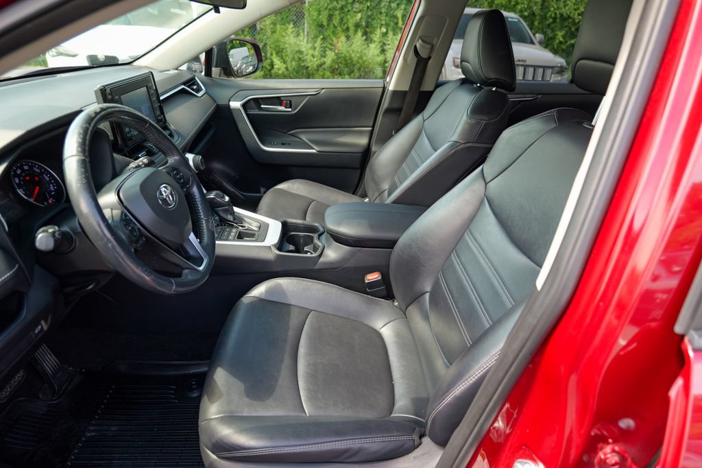 Used 2019 Toyota RAV4 XLE Premium w/ All Weather Liner Package AWD/4WD image 21