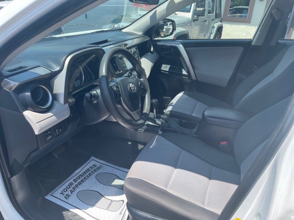 Used 2015 Toyota RAV4 LE image 11