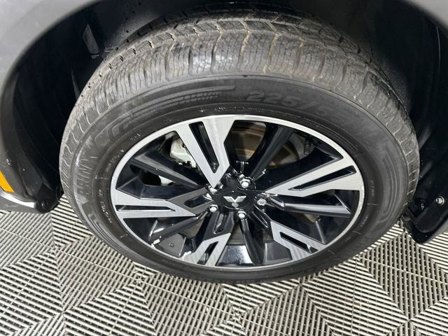 Used 2023 Mitsubishi Eclipse Cross SE AWD/4WD image 2