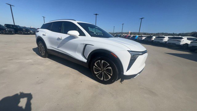 Used 2024 Chevrolet Blazer EV LT AWD/4WD image 2