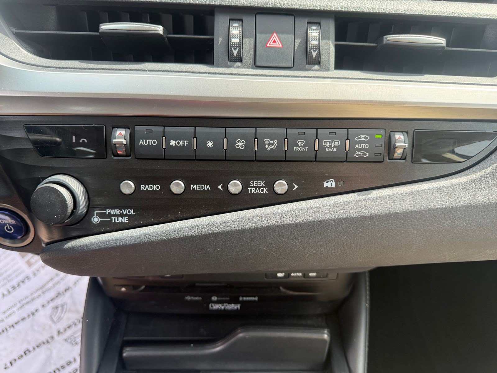 Used 2020 Lexus ES 300h w/ Premium Package FWD image 12