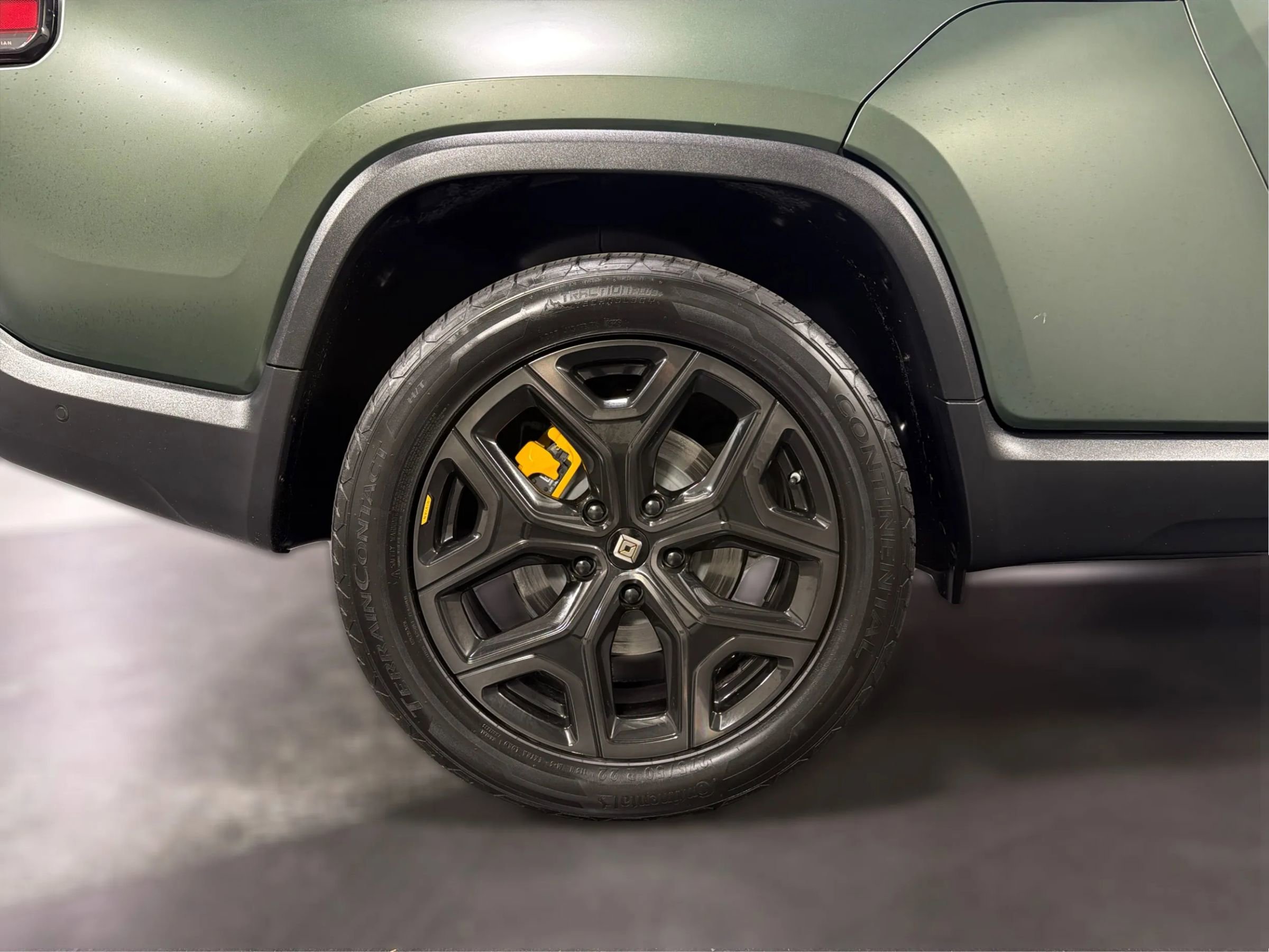Used 2022 Rivian R1T Adventure image 23