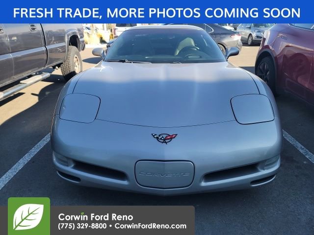 Used 2000 Chevrolet Corvette Coupe w/ Roof Pkg image 2