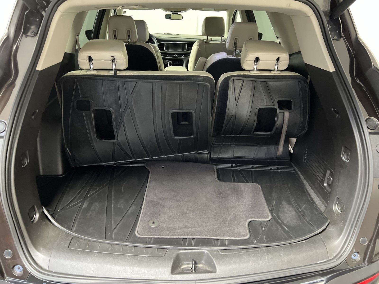 Used 2018 Buick Enclave Essence FWD image 25