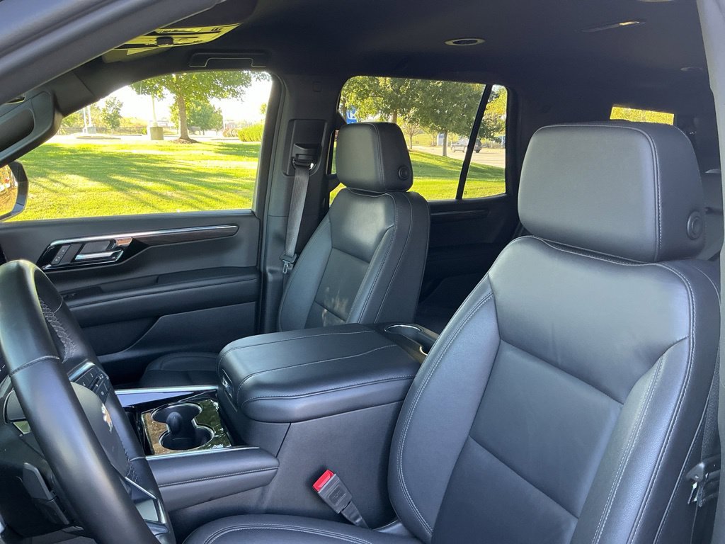 Used 2025 Chevrolet Tahoe LT AWD/4WD image 19