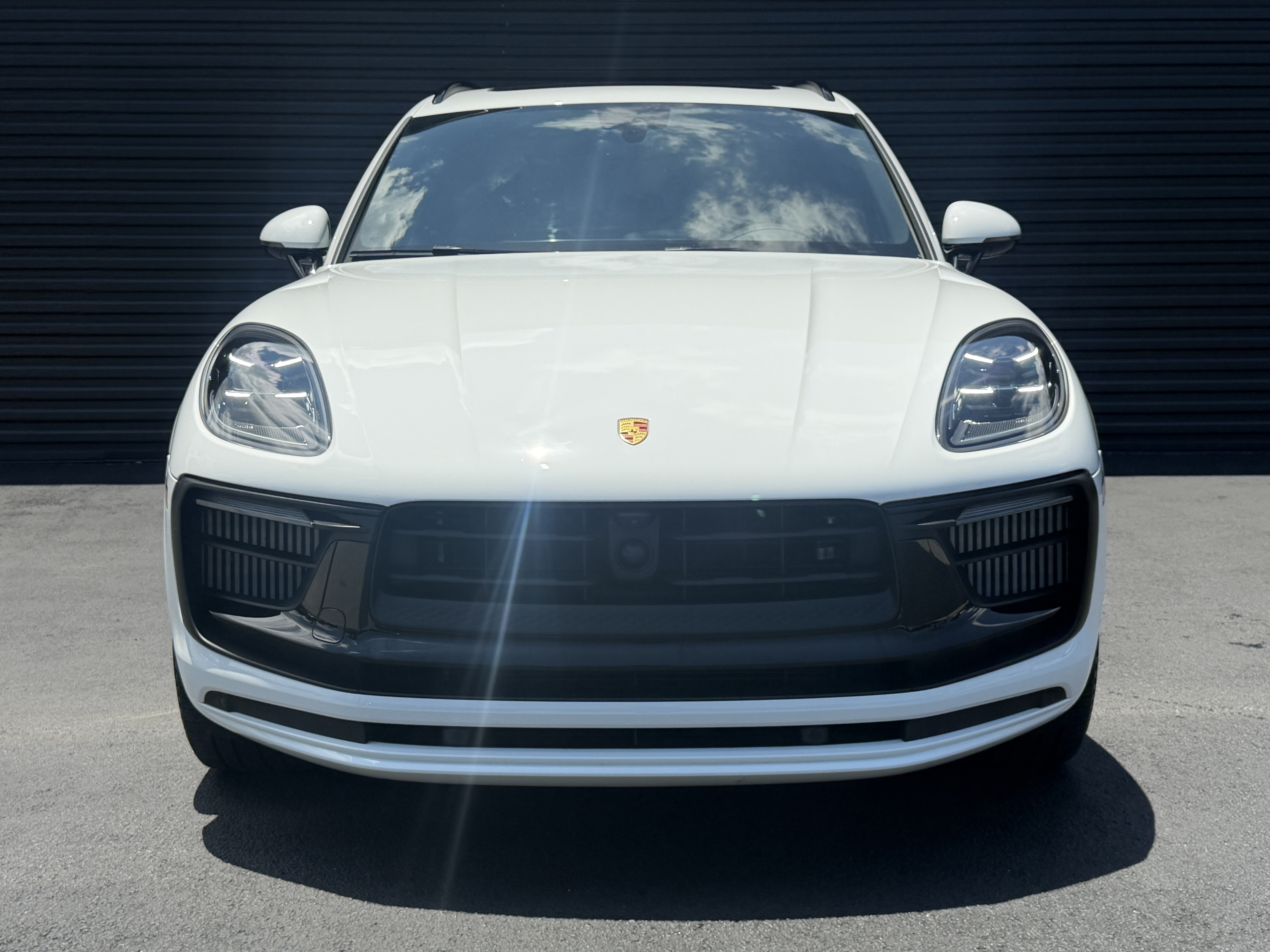 Certified 2023 Porsche Macan S AWD/4WD image 6