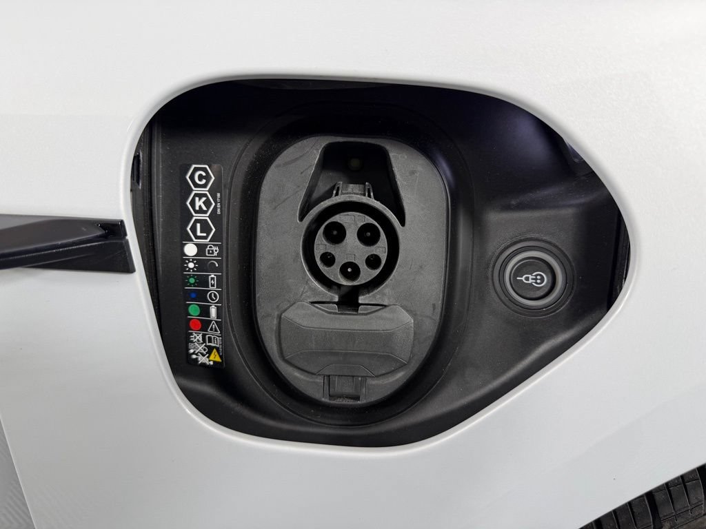 Certified 2026 Porsche Taycan RWD image 46