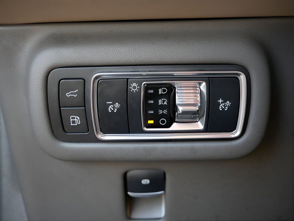 Used 2025 Lincoln Nautilus Reserve w/ Jet Appearance Package AWD/4WD image 17