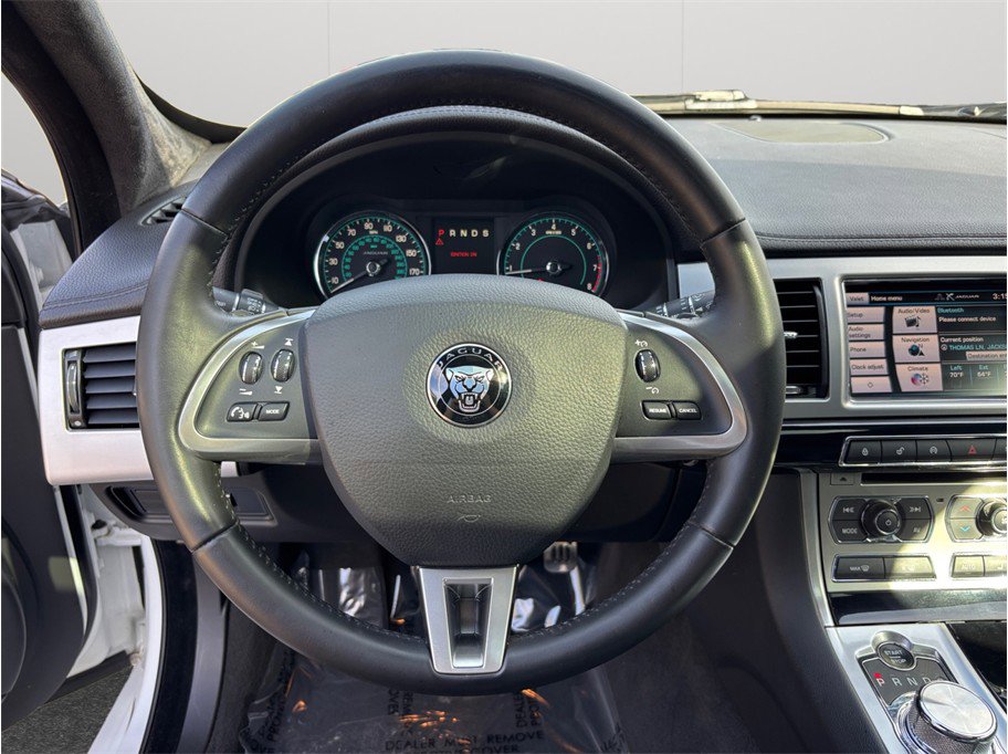 Used 2015 Jaguar XF Sport image 27