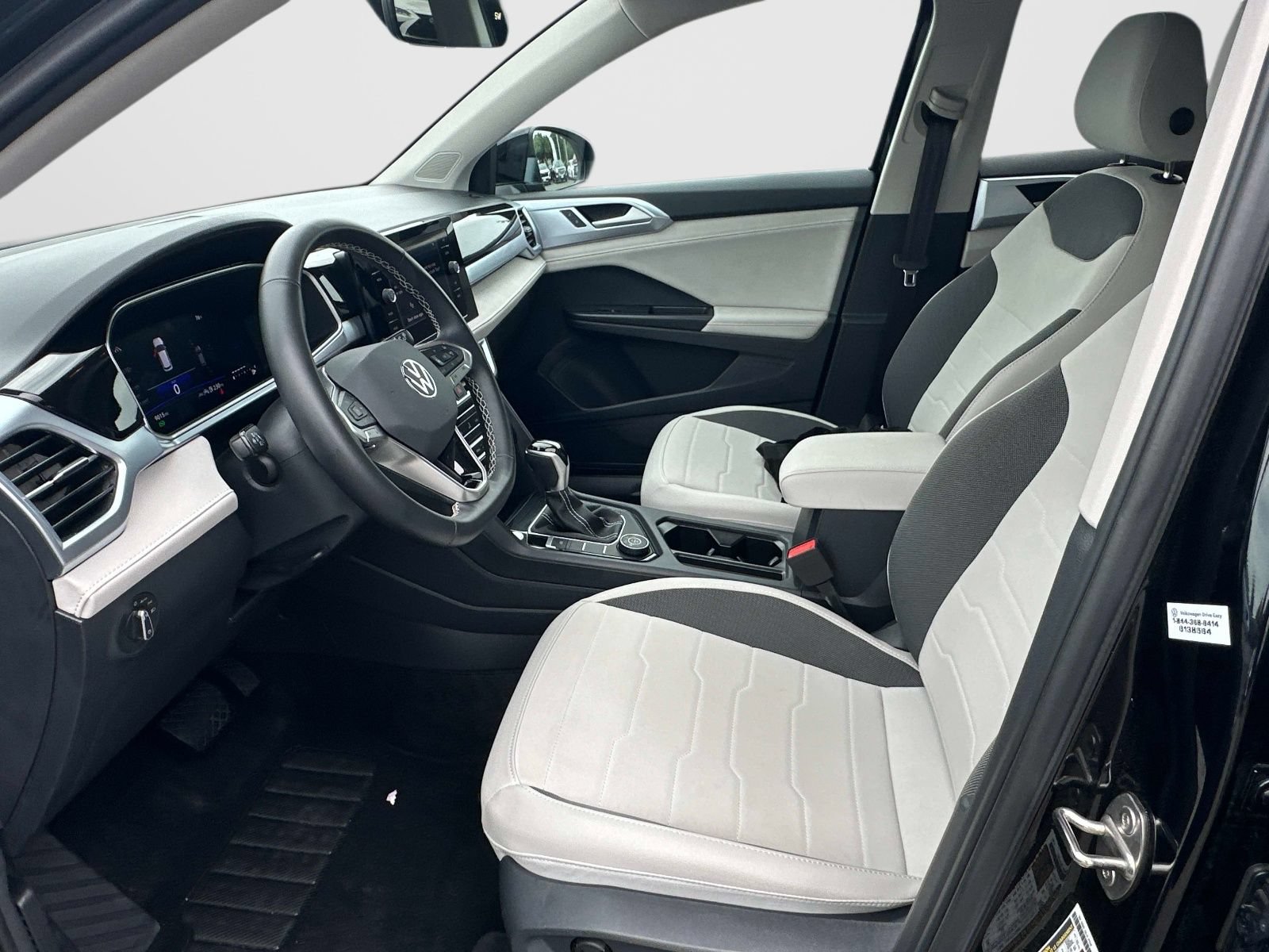 Certified 2025 Volkswagen Taos SE AWD/4WD image 14