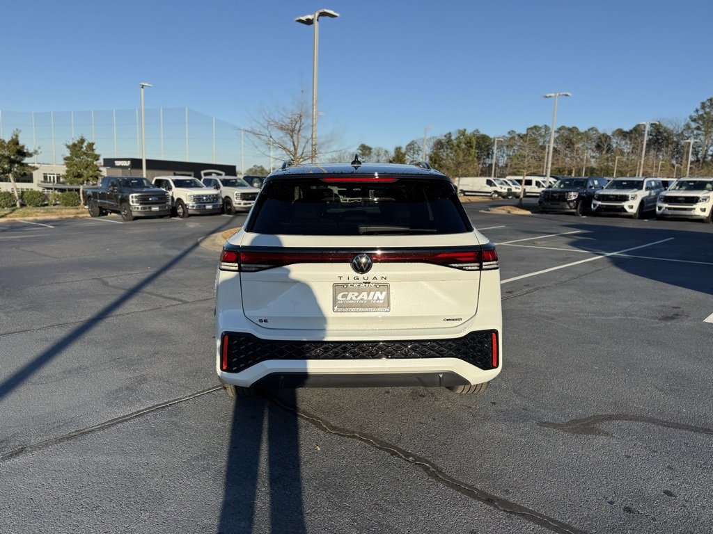 Used 2025 Volkswagen Tiguan SE R-Line image 6