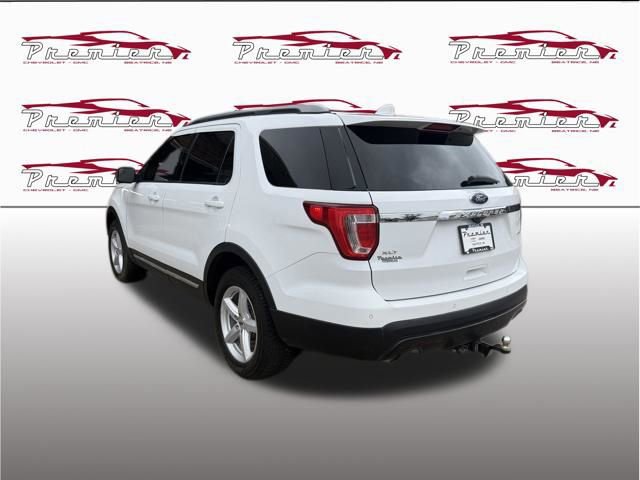 Used 2017 Ford Explorer XLT image 4