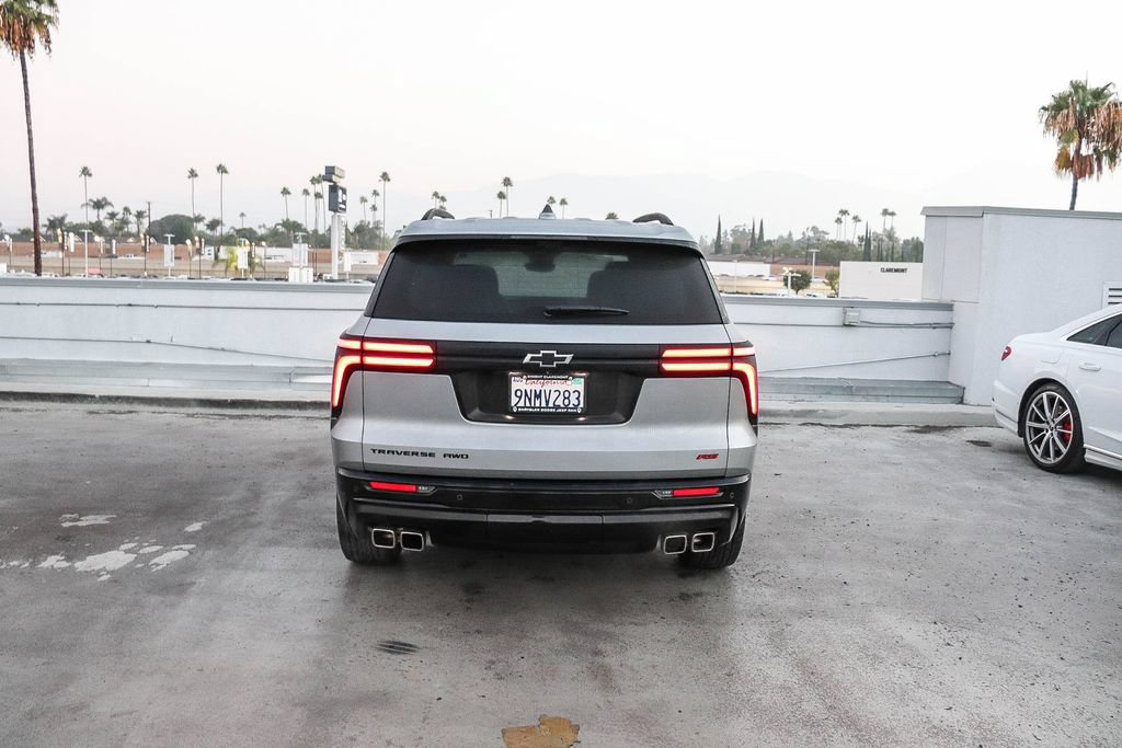 Used 2024 Chevrolet Traverse RS AWD/4WD image 8