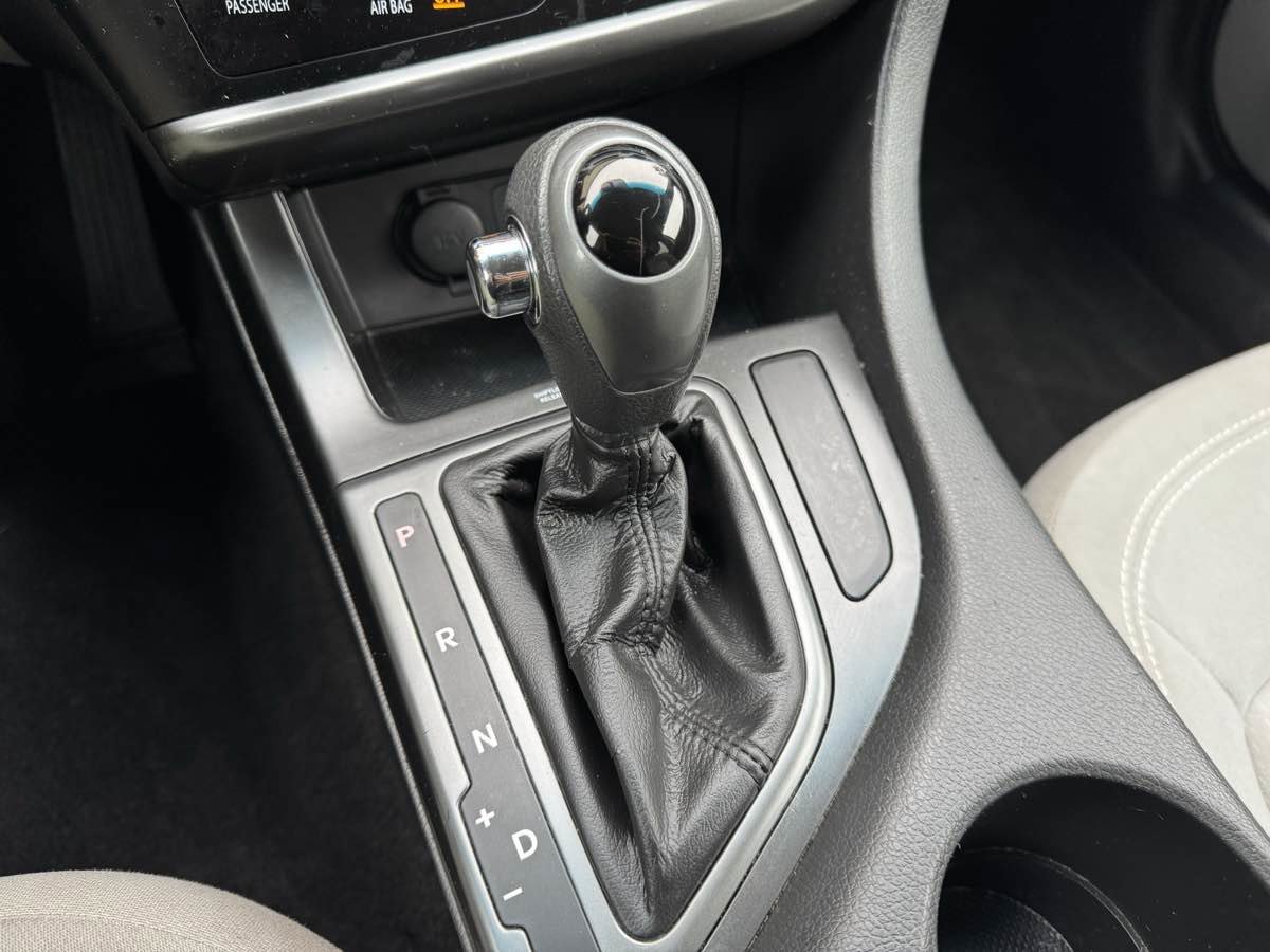 Used 2011 Kia Optima LX w/ Convenience Pkg image 28