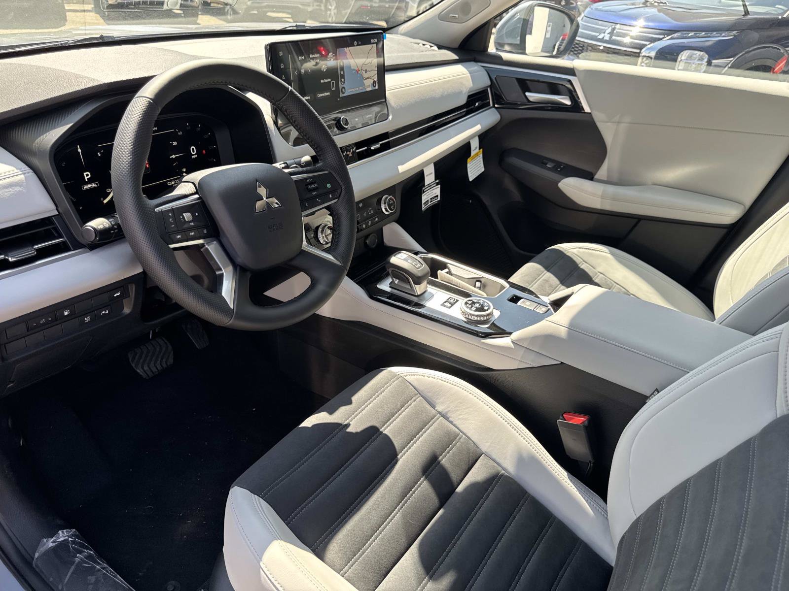 New 2026 Mitsubishi Outlander SE AWD/4WD image 13