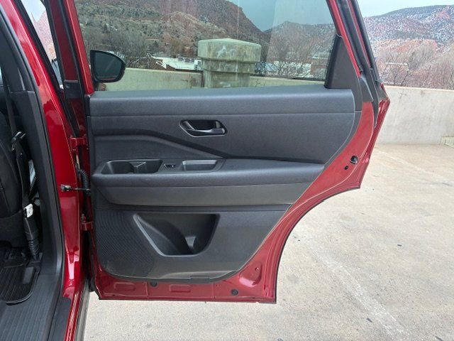 Used 2024 Nissan Pathfinder Rock Creek AWD/4WD image 17