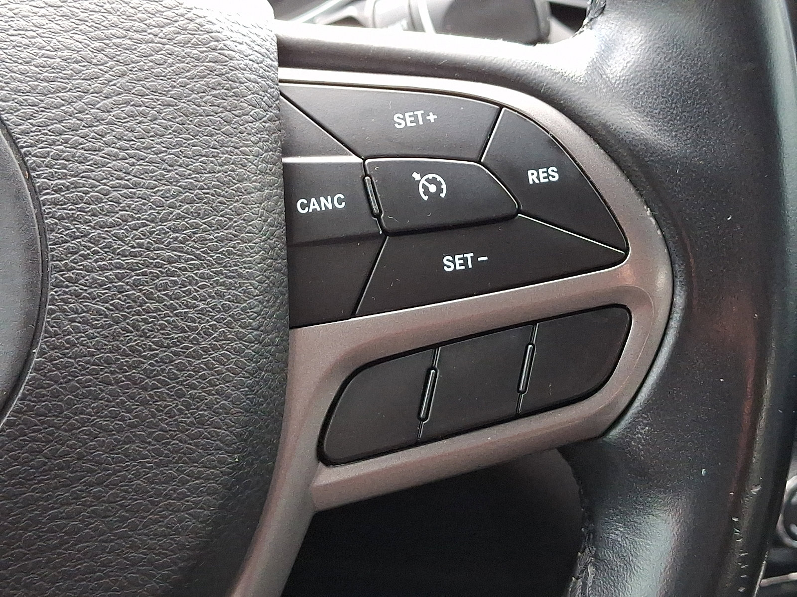 Certified 2019 Jeep Cherokee Latitude Plus image 22