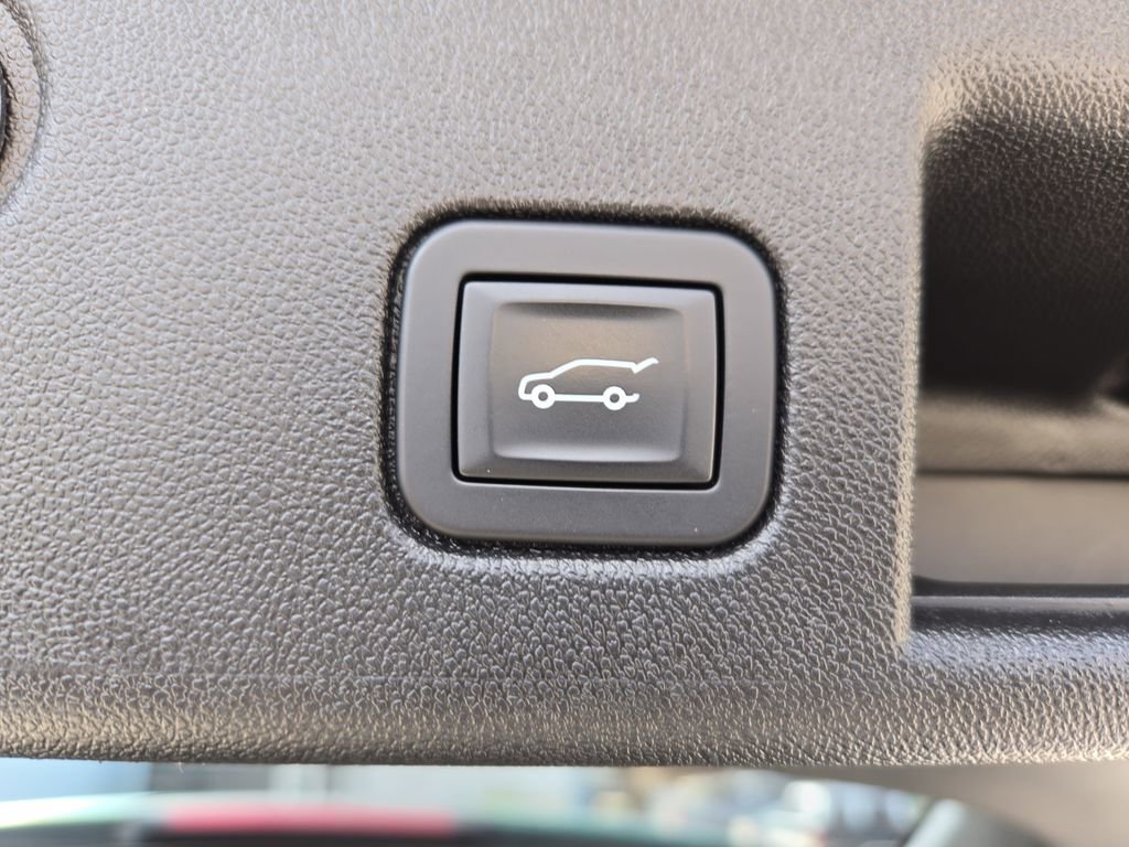 Used 2018 Chevrolet Equinox LT image 15