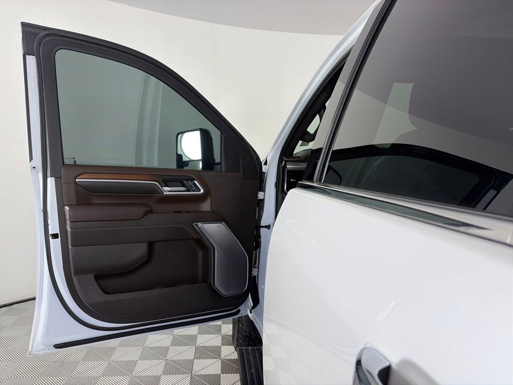 Used 2025 GMC Sierra 2500 Denali w/ Denali Reserve Package image 10