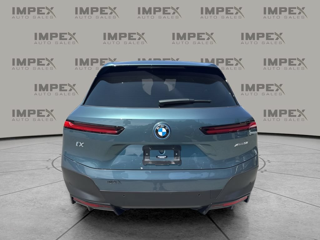 Used 2023 BMW iX xDrive50 w/ Convenience Package AWD/4WD image 4