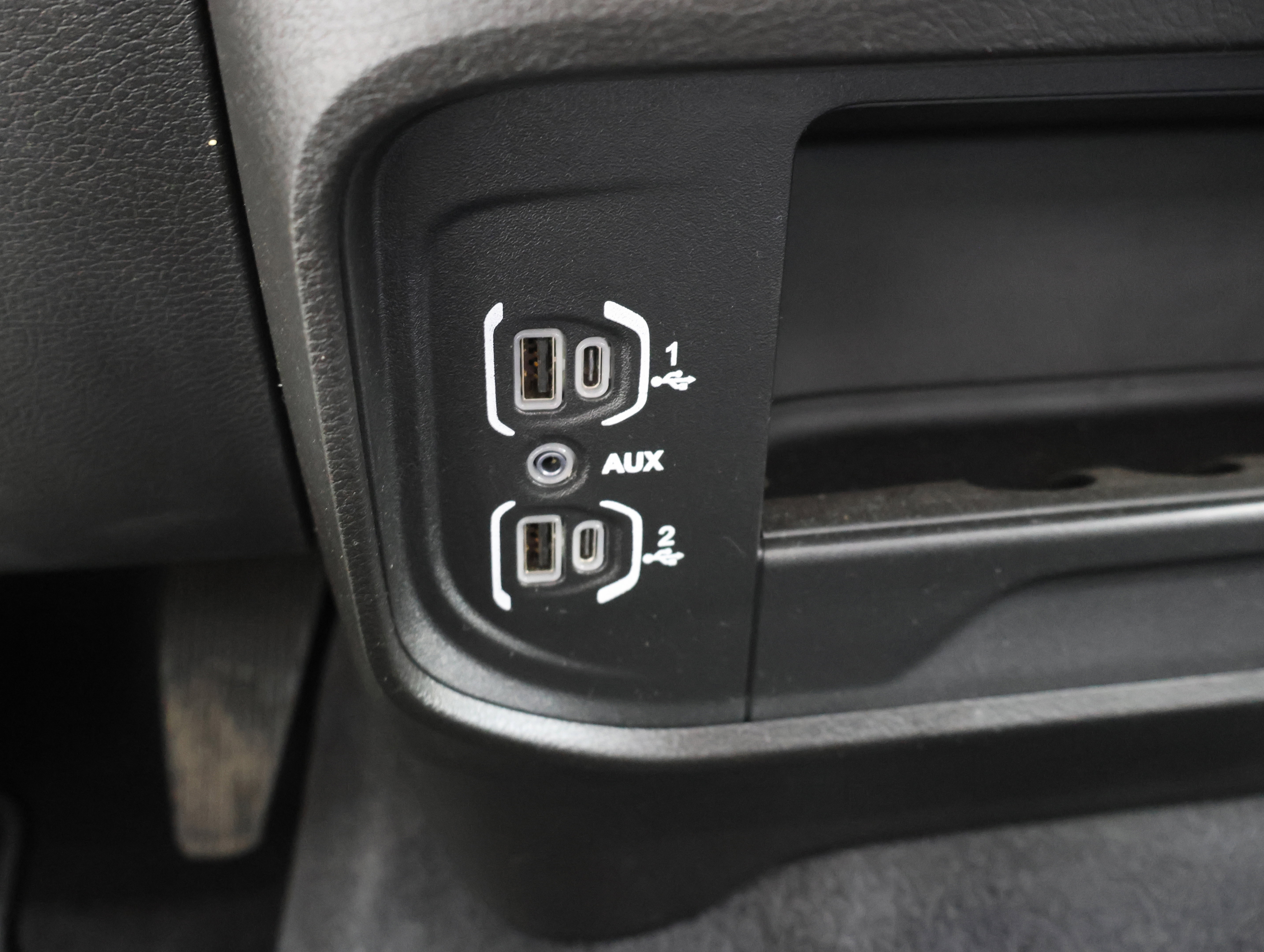 Used 2024 RAM 3500 Tradesman w/ Chrome Appearance Group image 47