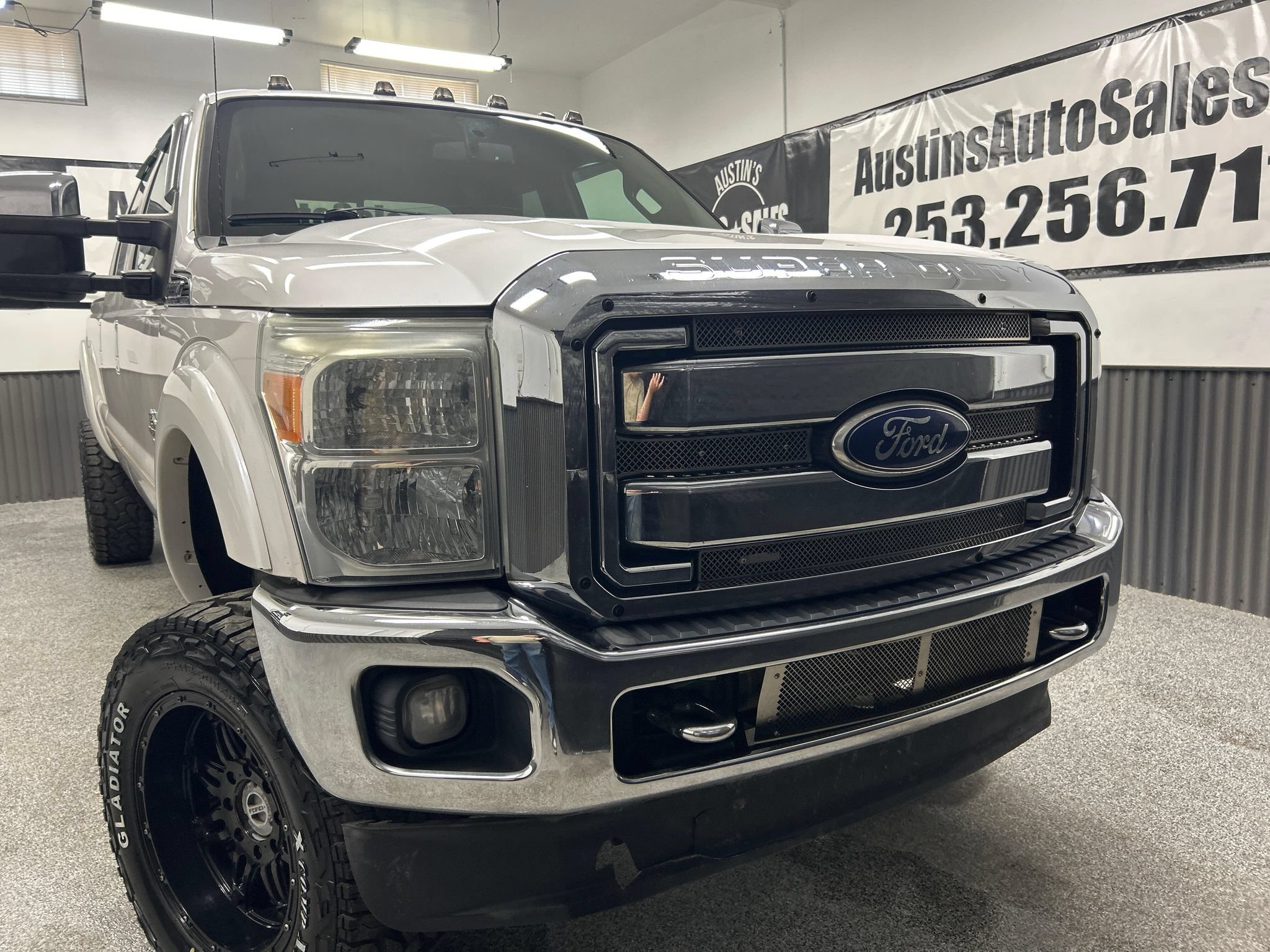 Used 2011 Ford F350 Lariat w/ Chrome Pkg AWD/4WD image 2