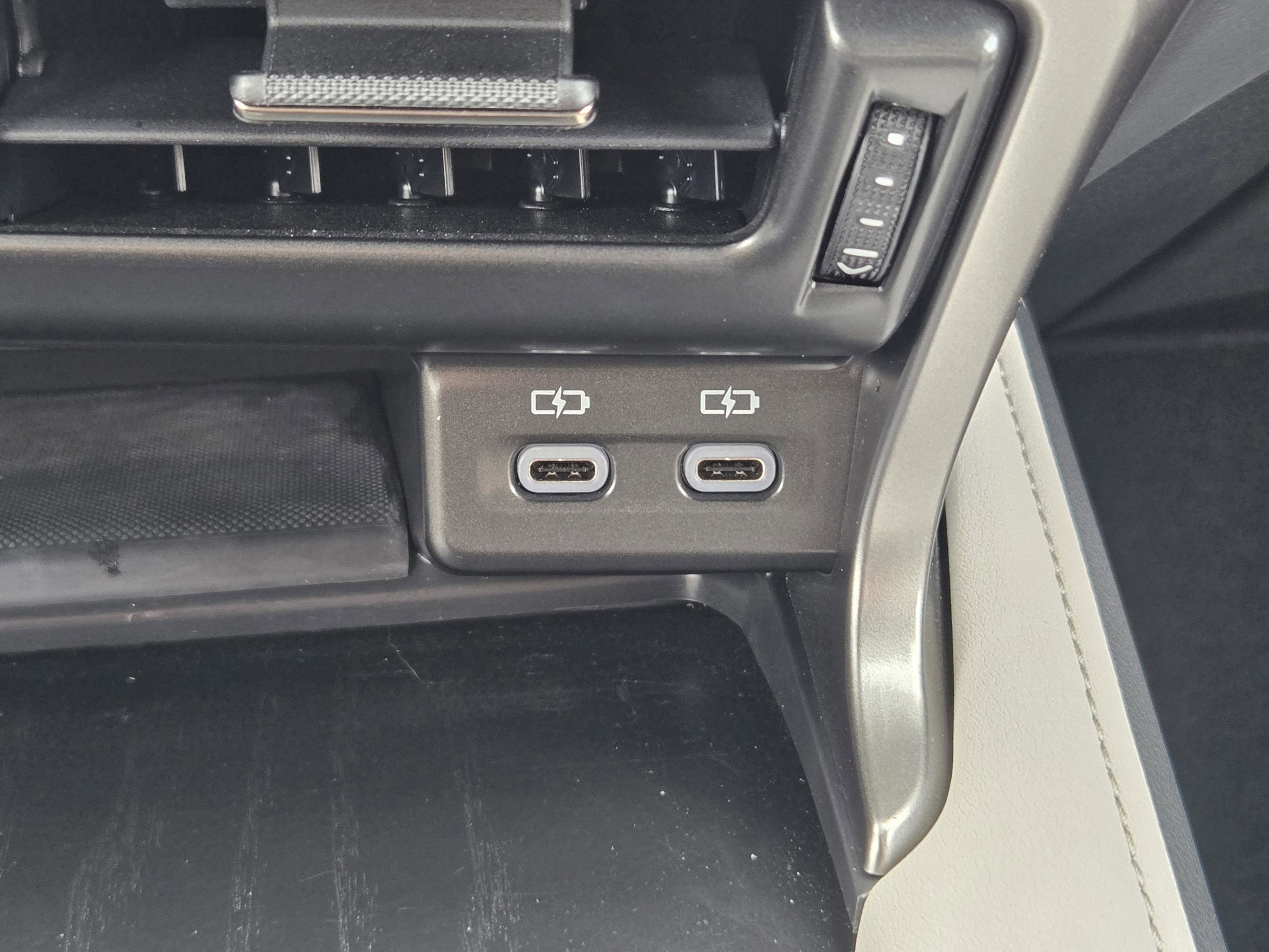 Used 2025 Lexus RX 350 Premium w/ Convenience Package FWD image 17