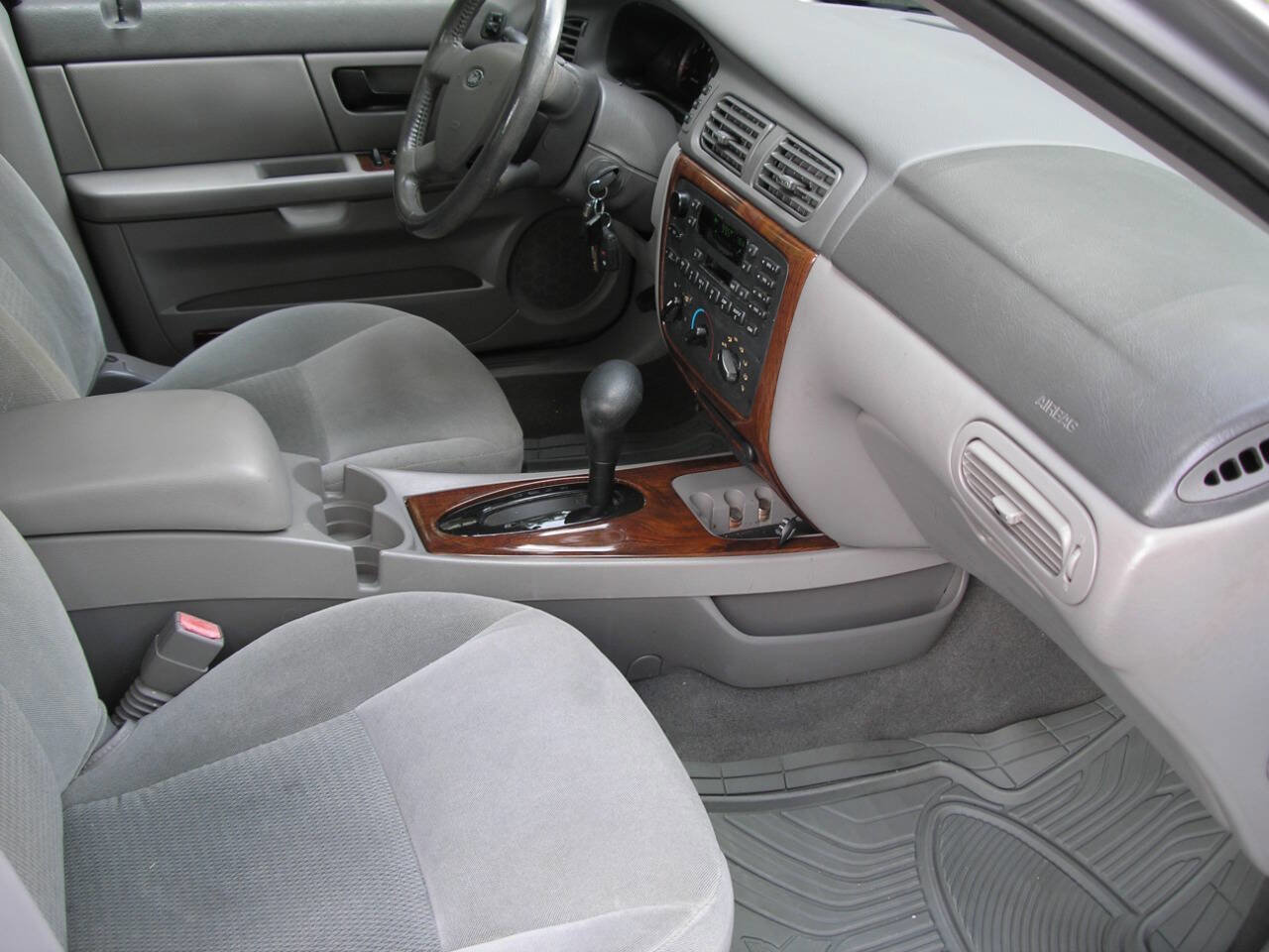 Used 2007 Ford Taurus SEL image 5