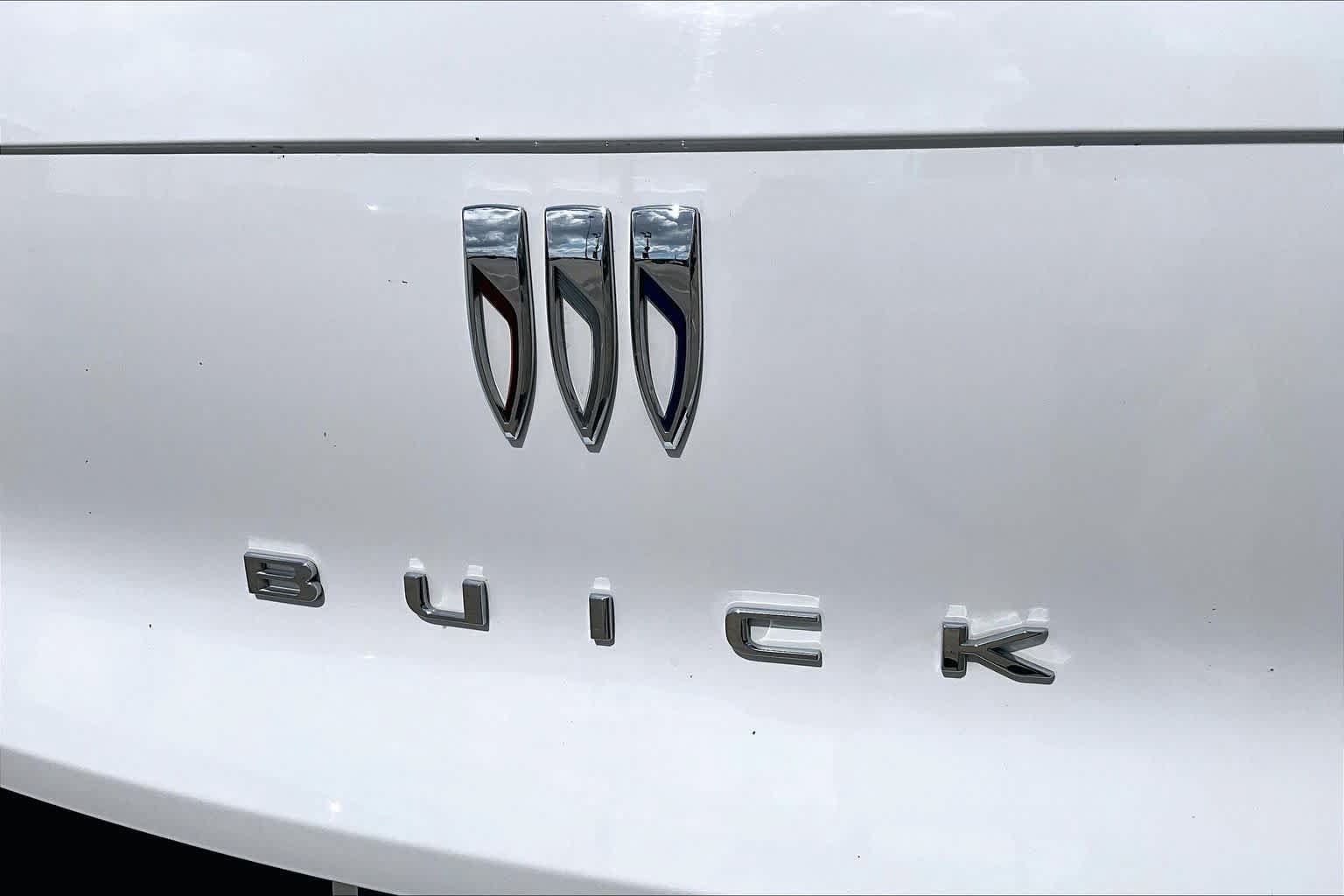 Used 2025 Buick Envista Preferred FWD image 31