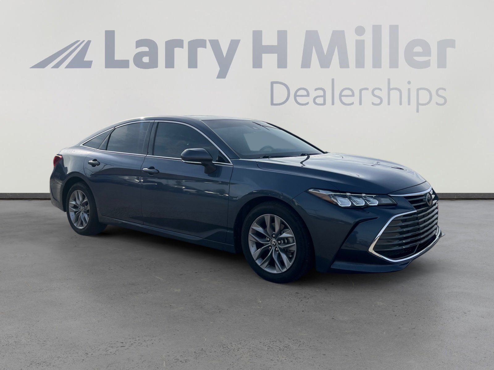 Used 2020 Toyota Avalon XLE image 7